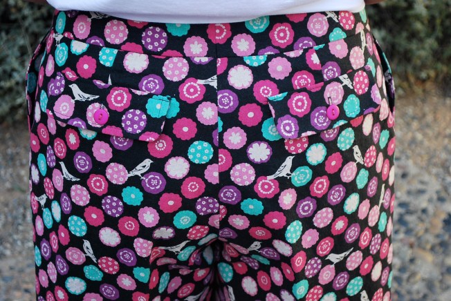 I like the flap pocket detail and also how nicely the rounded waistband lays in the small of my back.