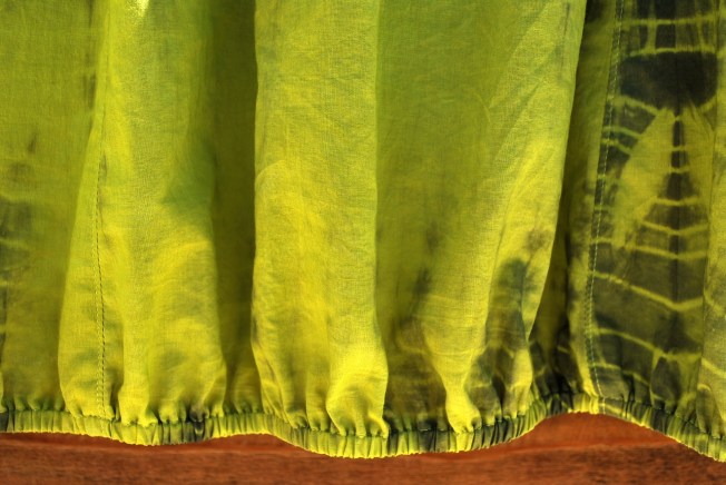 I contemplated elastic or not. After a few try-ons, I decided to go for it. I'm happy I did.